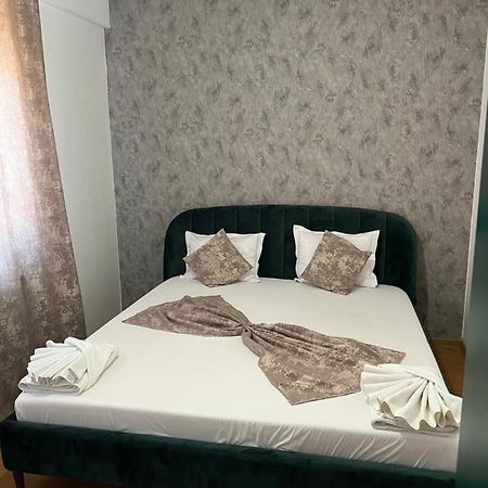 Apartament De Lux Apartment Костинещи Екстериор снимка