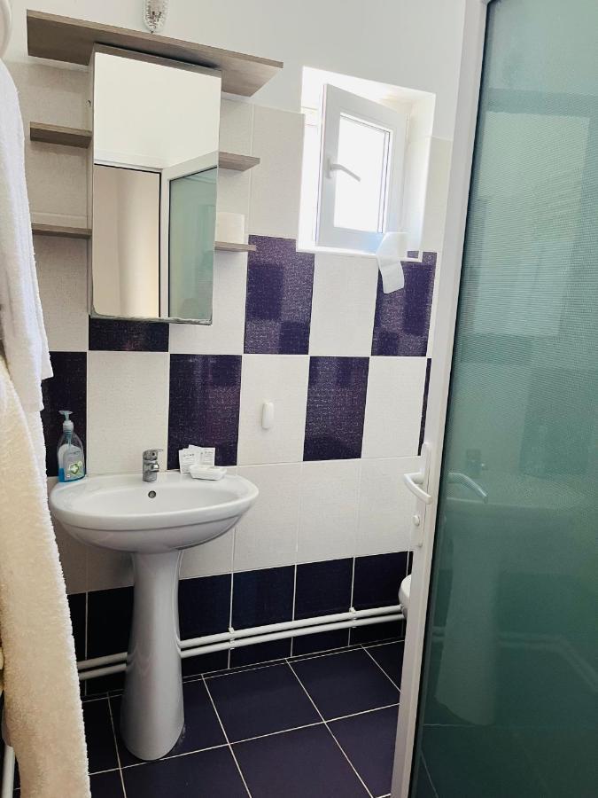 Apartament De Lux Костинещи Екстериор снимка